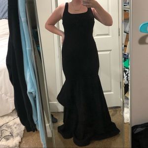 Windsor Long Black dress